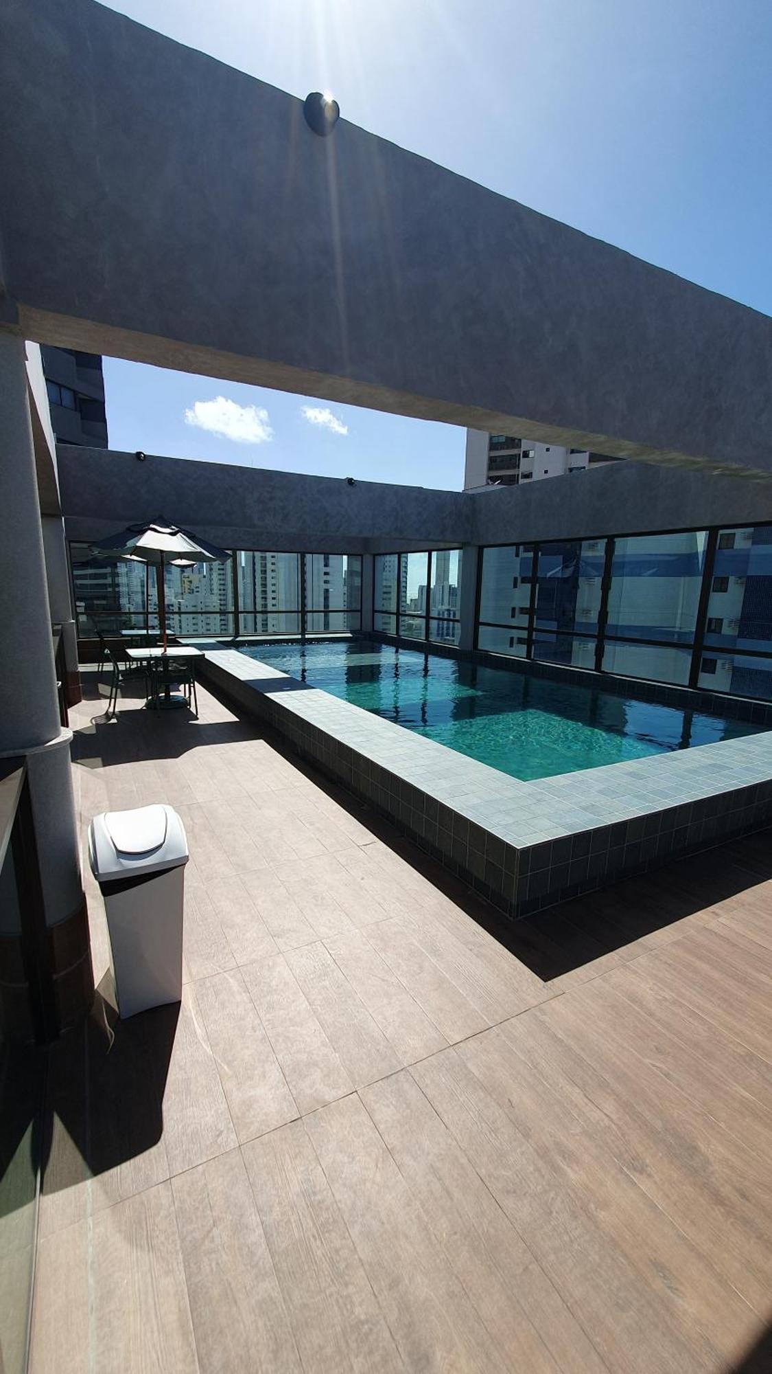 Flat Boa Viagem - Rooftop 470 *